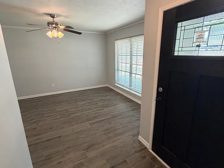715 Kindred Ln — Photo 36