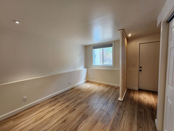 4th image of 1077 Skyline Dr