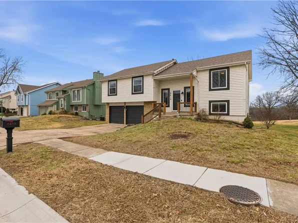 6810 E 143rd St, Grandview, MO 64030