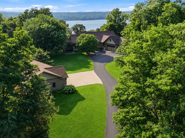 294 Salishan Dr, Hudson, WI 54016