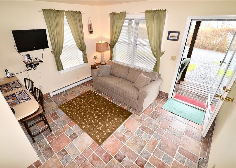 152 Tuckerman Ave E3, Middletown, RI 02842 Zillow