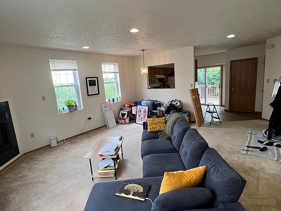 4th image of 327 Boggs Ave #2