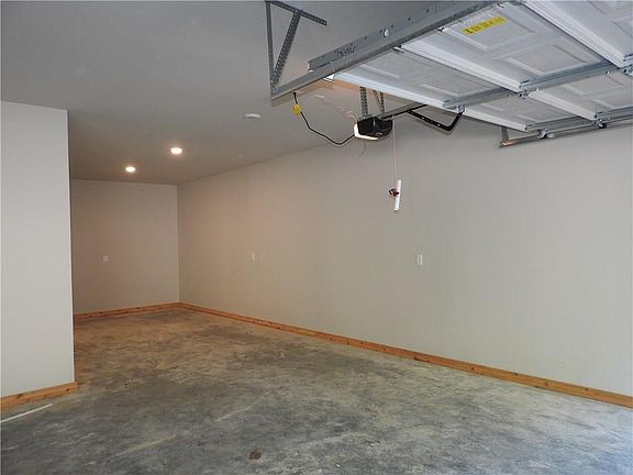 4th image of 19 Allendale Dr