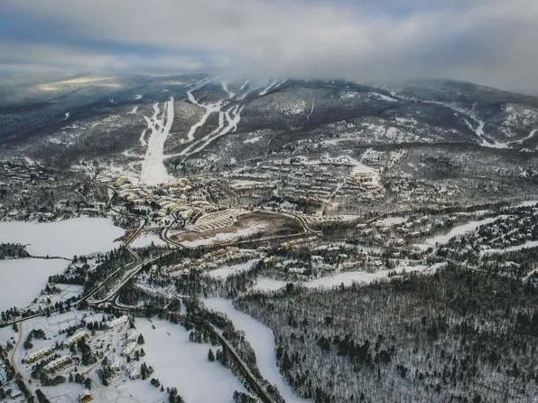 3035 Chemin De La Chapelle #220, Mont Tremblant, QC J8E 1E1