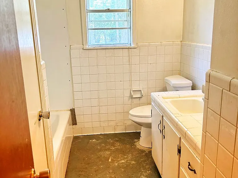 27 Leonard Dr — Photo 6