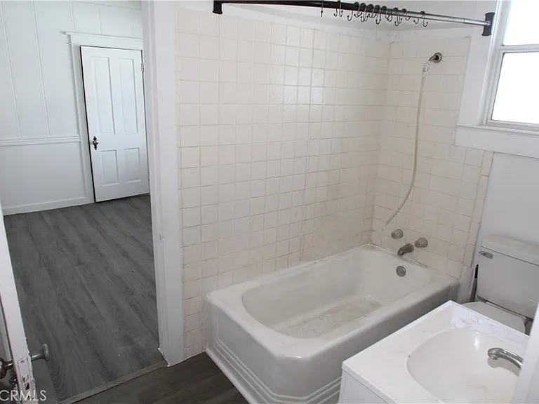 412 D St — Photo 7