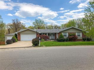 3314 Woodsway Dr, Saint Charles, MO 63303