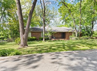 2615 E Melbourne Rd, Springfield, MO 65804