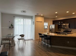 472 NE 194th Ter #472, Miami, FL 33179
