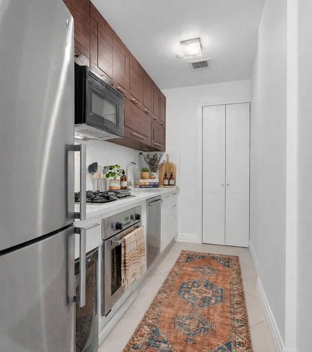 143 West 30th Street — Photo 3
