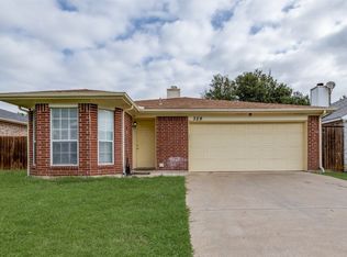 329 Moss Hill Dr, Arlington, TX 76018