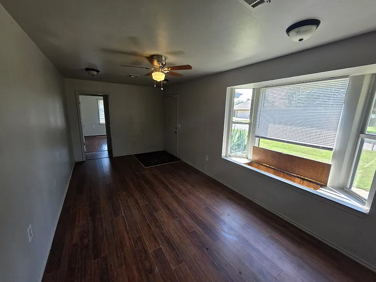 10311 Bellview Dr — Photo 8