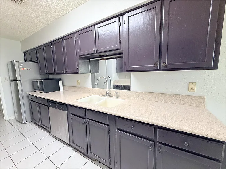 2535 Planters Row — Photo 10