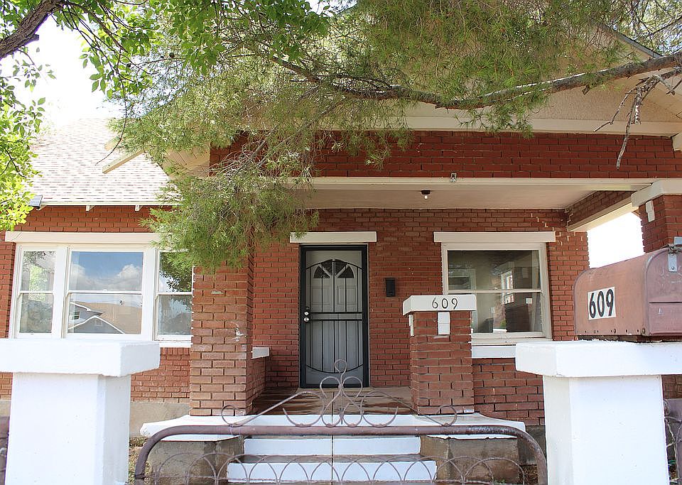 1st image of 609 Bisbee Rd