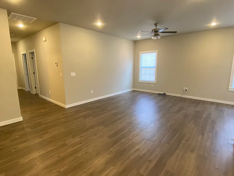 3215 W Reese — Photo 5