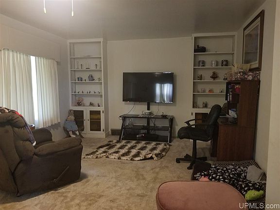 5th image of 517 Brady Ave