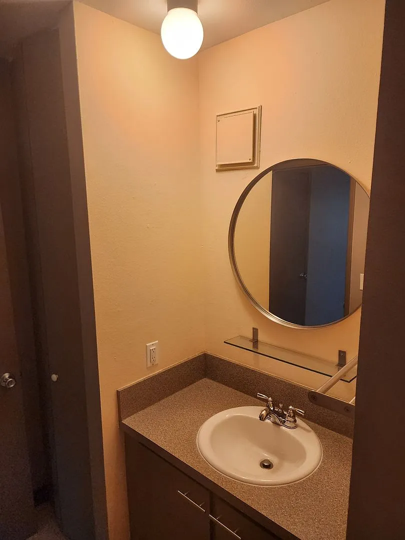 Bridgecrest Apartments — Photo 3