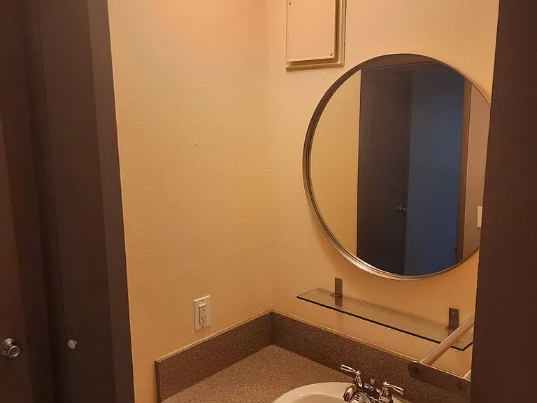 Bridgecrest Apartments — Photo 3