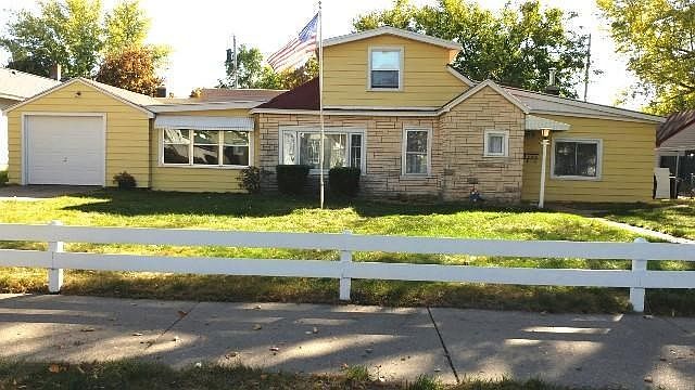 1916 Winnebago St. La Crosse, WI