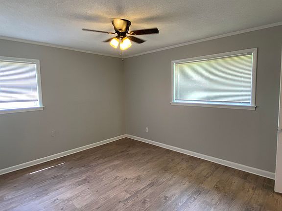 4th image of 133 Jeanne Dr