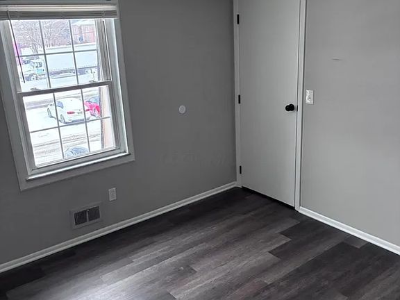 3rd image of 5732 Beechcroft Rd APT B