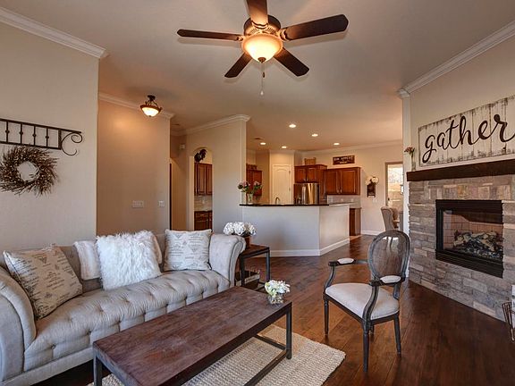 Living Room 4