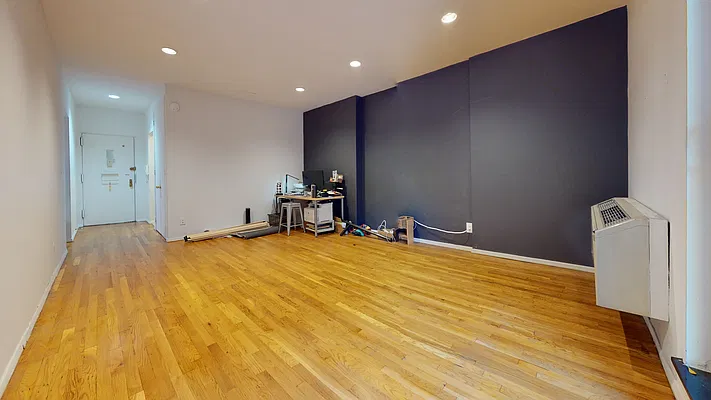 Rented by Bond New York | media 3