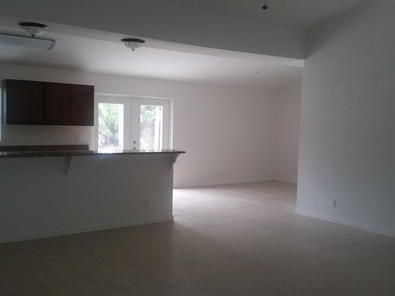 3rd image of 16894 Murcott Boulevard N