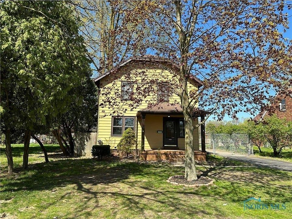 1st image of 1004 Fries Ave
