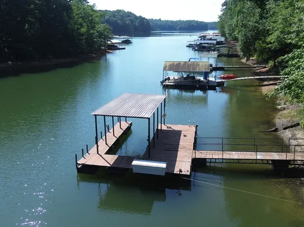 28 Knottywood Dr, Lavonia, GA 30553