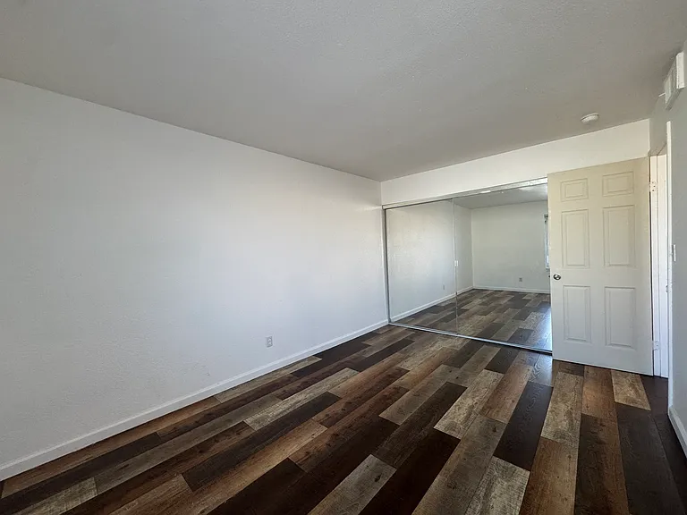 3526 Villa Knolls North Dr — Photo 20