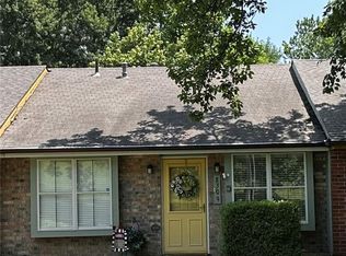 8309 NW Mace Rd, Kansas City, MO 64152