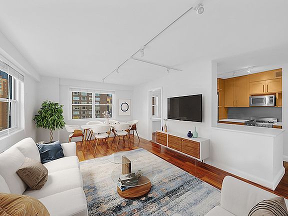 3rd image of 165 E 32nd St APT 11H