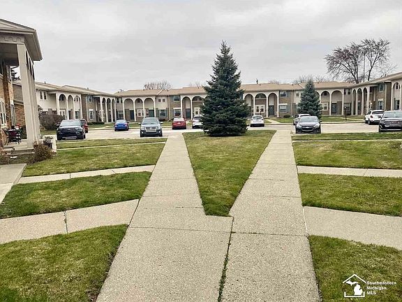 4th image of 8111 Clay Ct