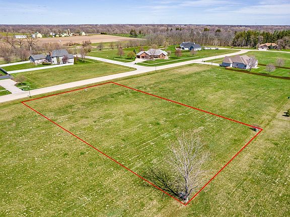 5th image of 995 Fox Trail Ln
