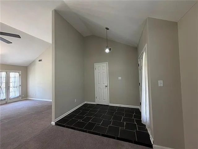 210 Camden St — Photo 2