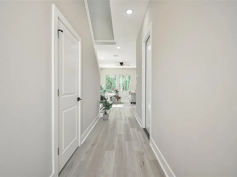 4946 Wunder Way — Photo 3