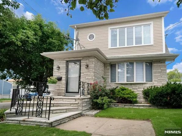 69 Main Ave, Wallington, NJ 07057