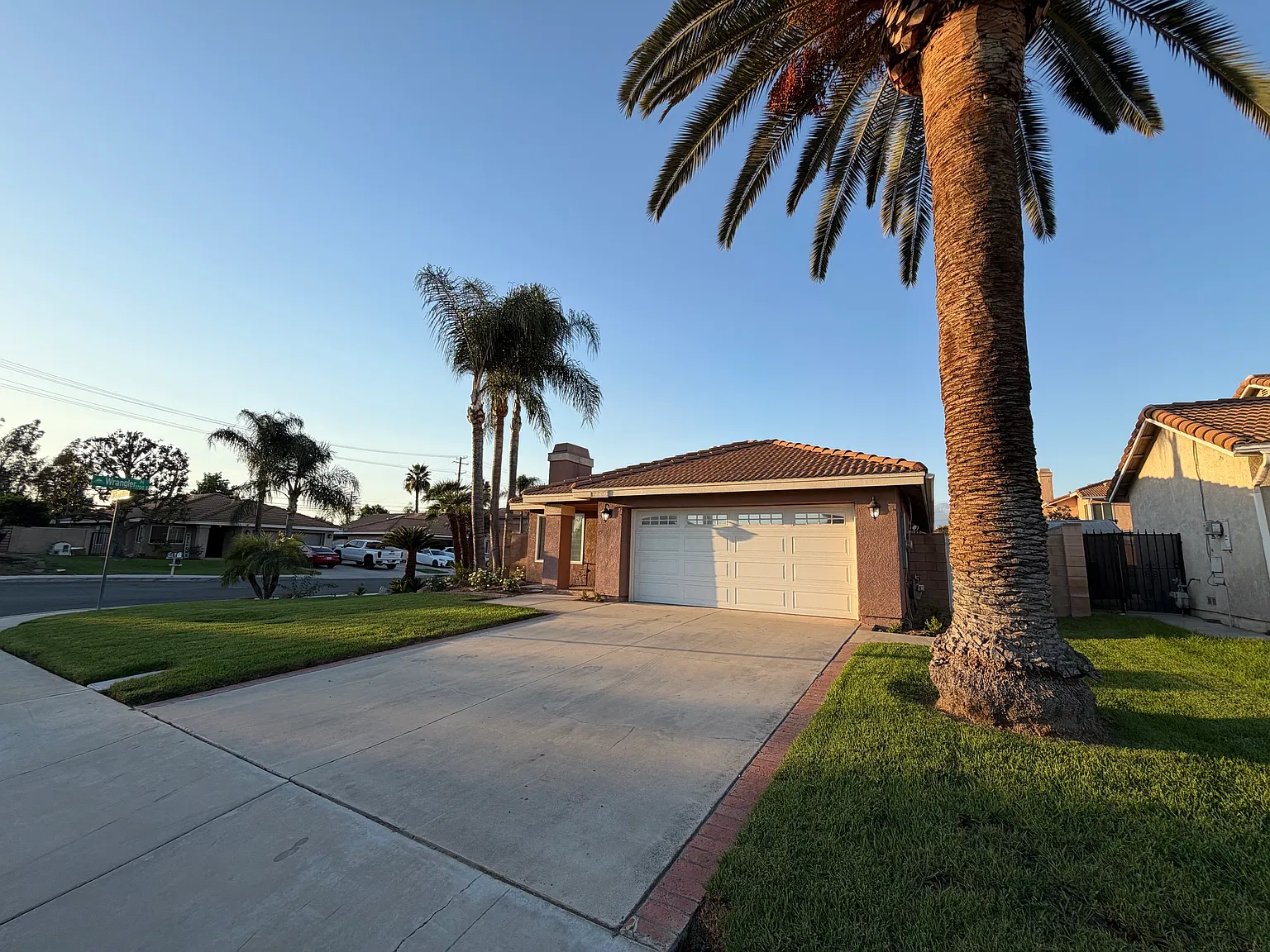 3 bed, 1436 sqft, $3,200 — Photo 3