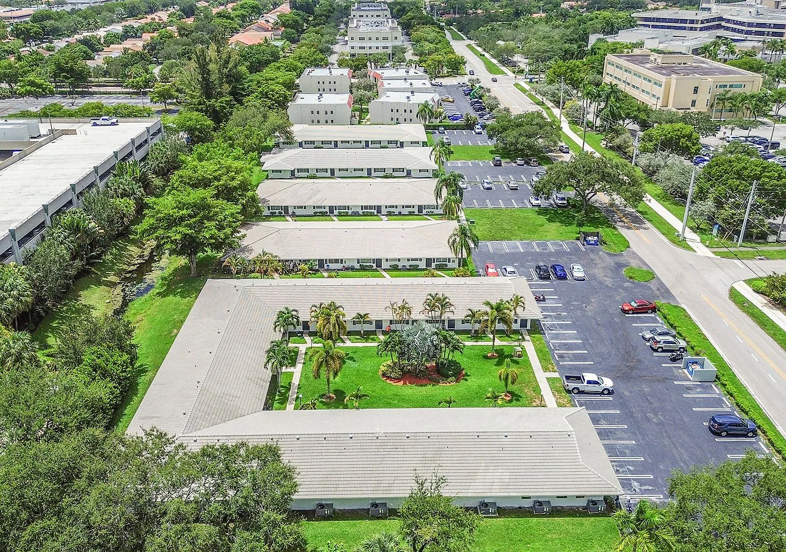 Centro Apartments - 3249 Coral Hills Dr. — Photo 3