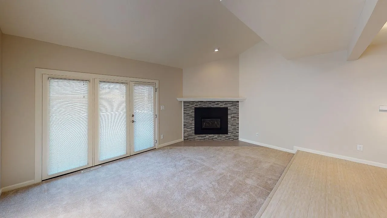 636 Arapahoe — Photo 3