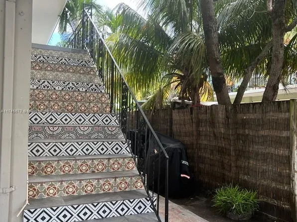 7035 Rue Granville, Miami Beach, FL 33141