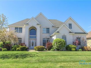 5667 Walnut Cove Dr, Sylvania, OH