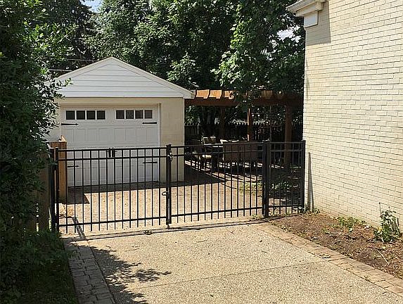 2nd image of 178 Jesselin Dr
