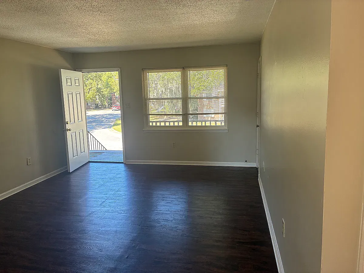 2 bed, 800 sqft, $1,200 — Photo 4