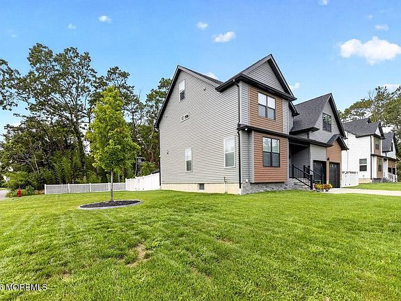 2nd image of 1611 Evans Road