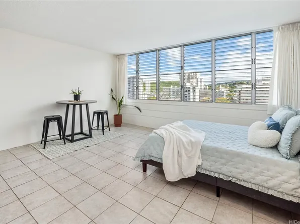 1550 Wilder Ave APT A1107, Honolulu, HI 96822