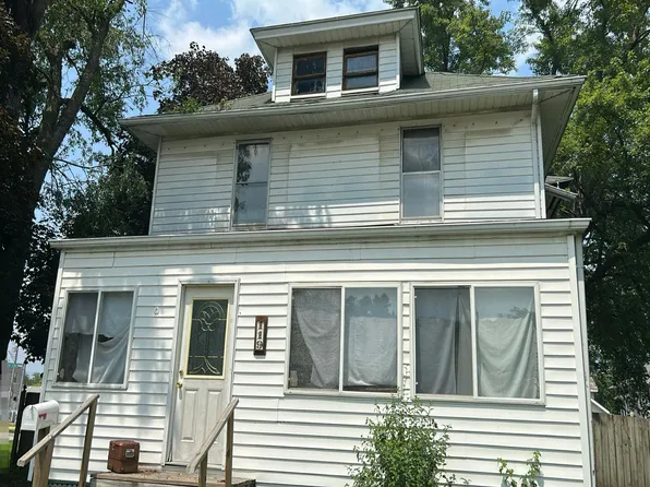 119 17th Ave, East Moline, IL 61244