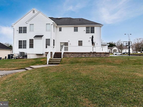 5th image of 1869 Whispering Woods Way