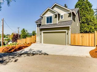 221 S 70th St, Springfield, OR 97478